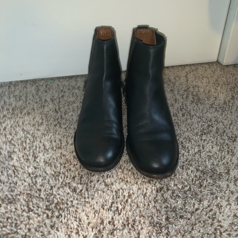 Frye - Picture 2 of 3